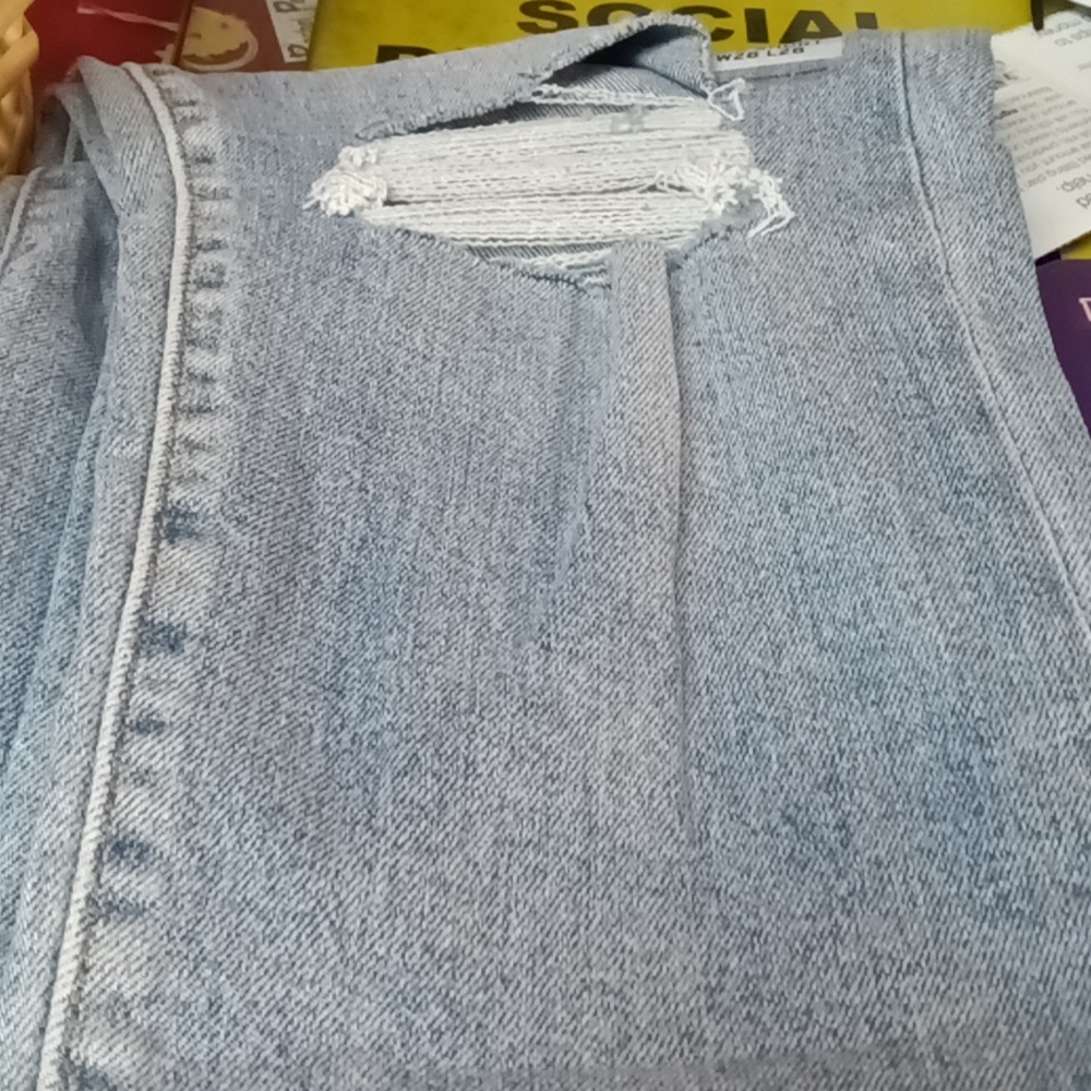 Jeans - Picture 4 of 5